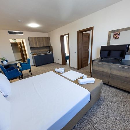 City Plaza Botevgrad Dış mekan fotoğraf