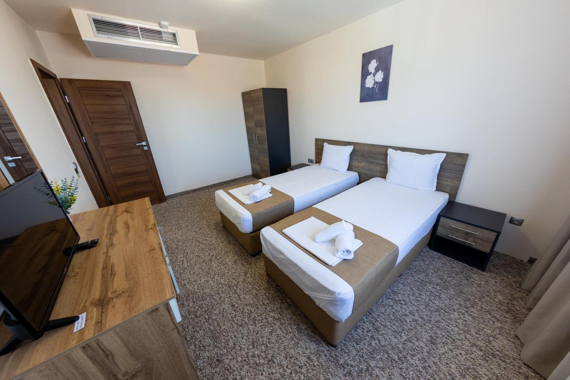 City Plaza Botevgrad Dış mekan fotoğraf