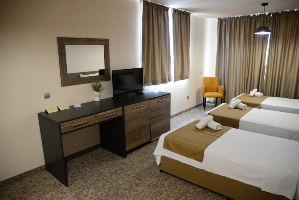 City Plaza Botevgrad Dış mekan fotoğraf